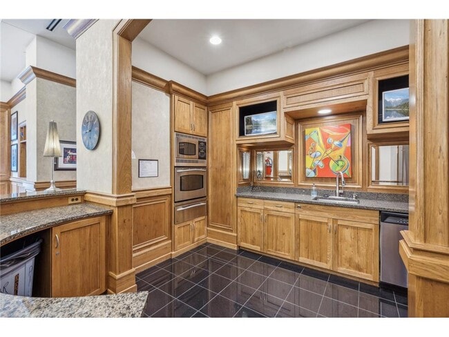 Building Photo - 500 500 E Grant St