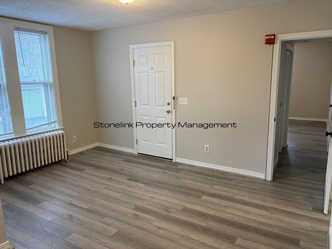 Building Photo - 66 Hamlet Ave