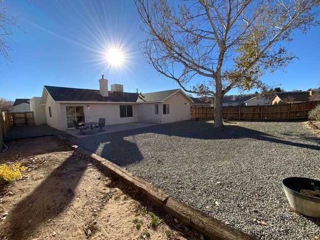 Building Photo - 4 Bedroom Single Story Home Available Near McMahon Blvd NW & Unser Blvd NW!