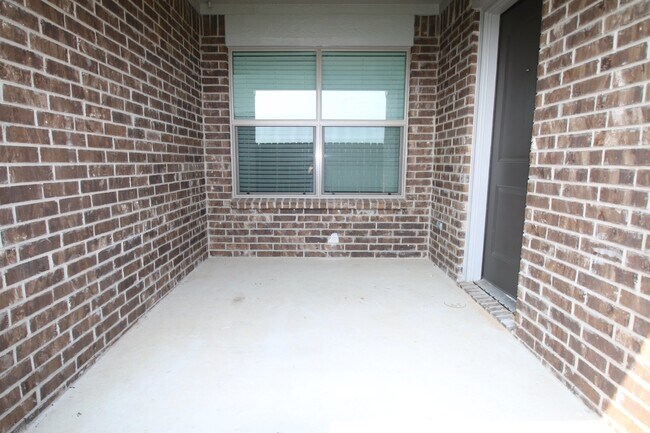 Building Photo - 1324-1328 White Sand Dr