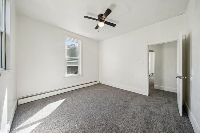 Building Photo - 623 Spruce St