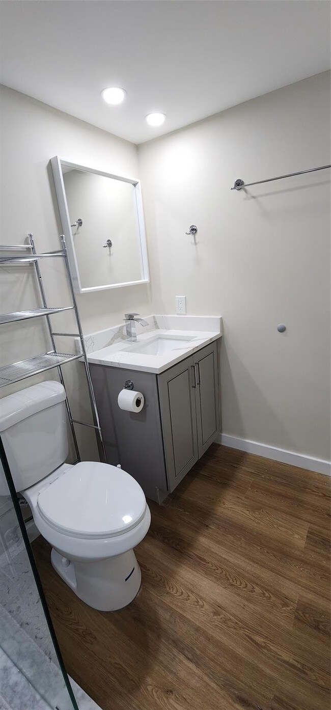 Building Photo - 3150 N Palm Aire Dr