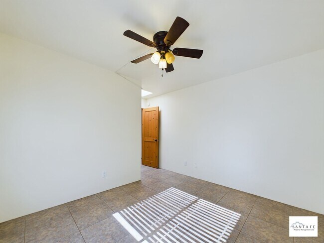 Building Photo - Single Level, Single Family Home Available...