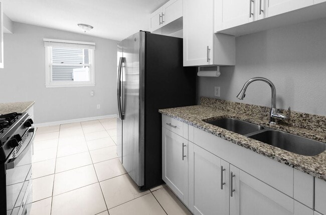 Building Photo - 3 Bed 1 Bath Home for Rent in Chesapeake