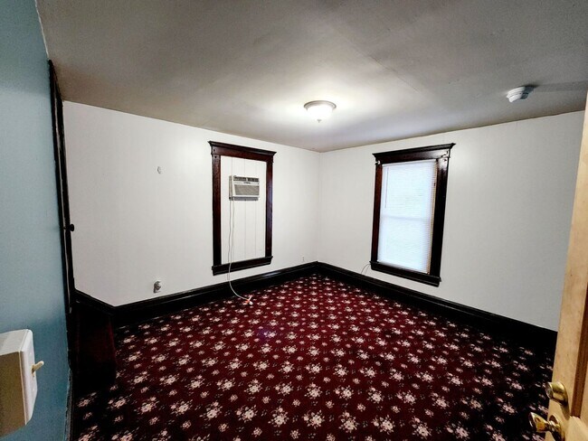 Building Photo - 400 Fife Ave