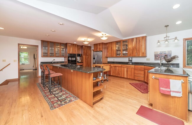 Building Photo - 34150 Hunters Row