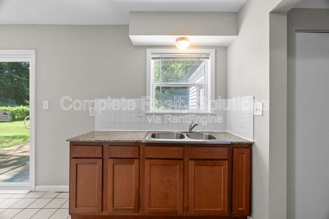 Building Photo - 1144 Northdale Ave