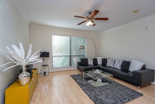 Building Photo - 2299 Lone Star Dr