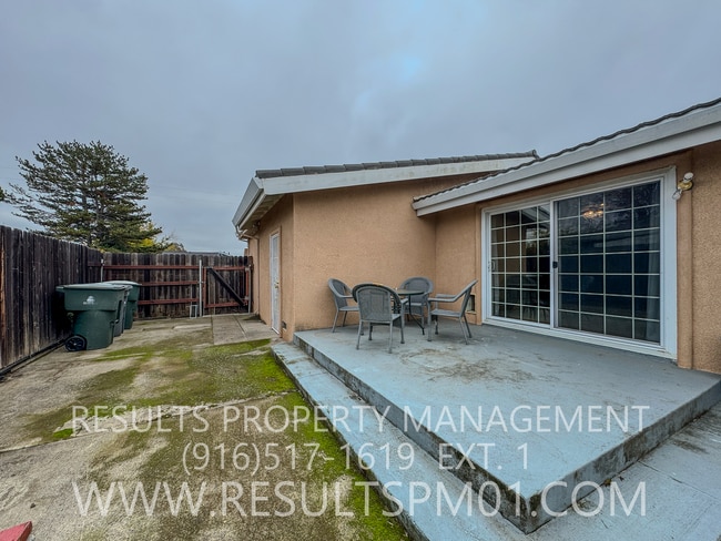 Building Photo - Charming 3-bedroom 2-bathroom home