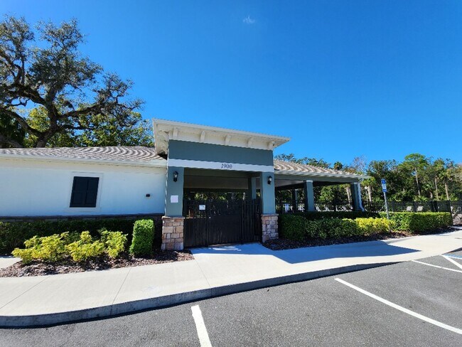 Building Photo - Lovely 4 Bedroom Home at Oak Leaf Preserve