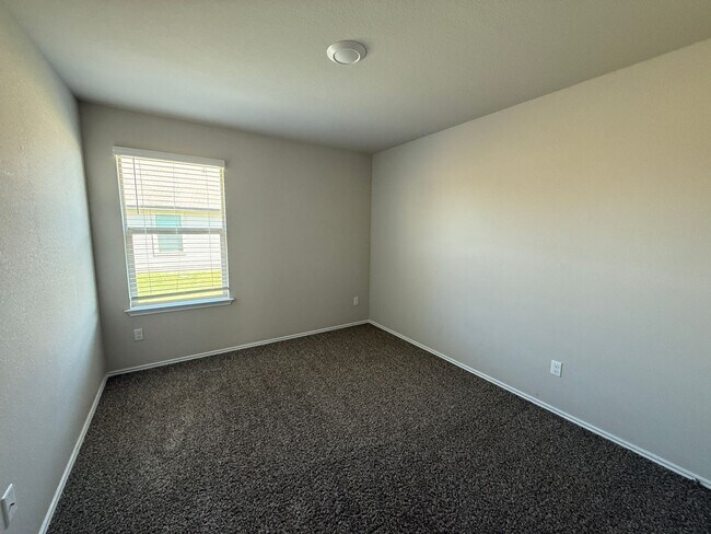 Building Photo - 5701 Madelyn Dr