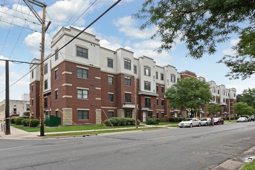 Primary Photo - 619 8th St SE