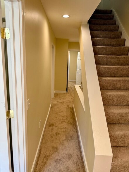 Building Photo - 332 Natchez St