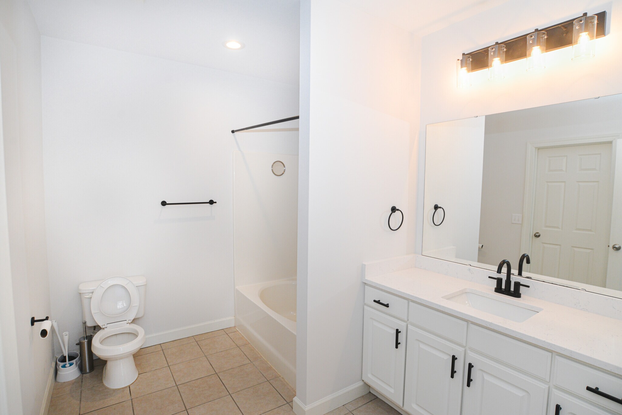 Building Photo - 1500 Cadfel Ct