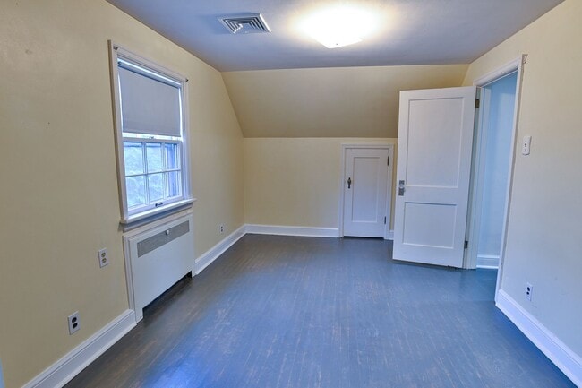 Building Photo - Beautiful Single Family in Bellevue Park
