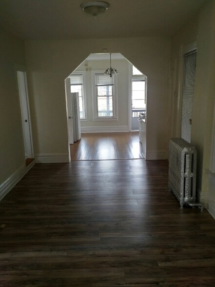Primary Photo - 1420 W 18th St