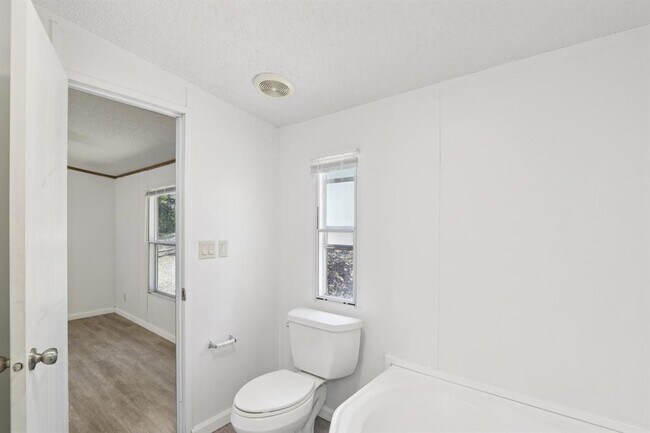 Building Photo - 21522 Long Hill Dr