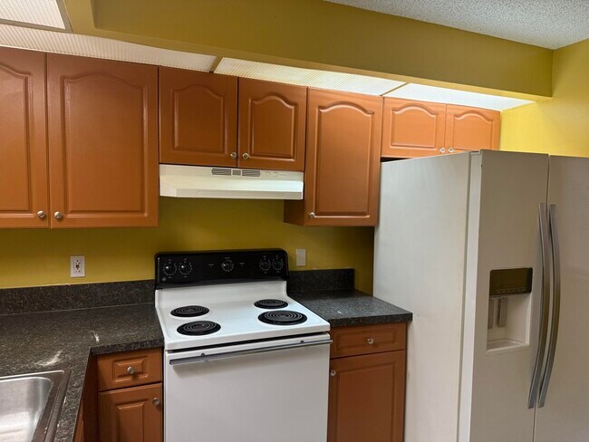 Building Photo - 2541 NW 56th Ave