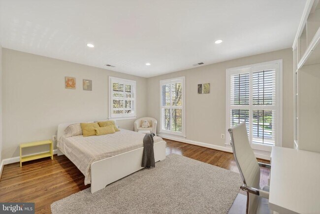 Building Photo - 5115 Cape Cod Ct
