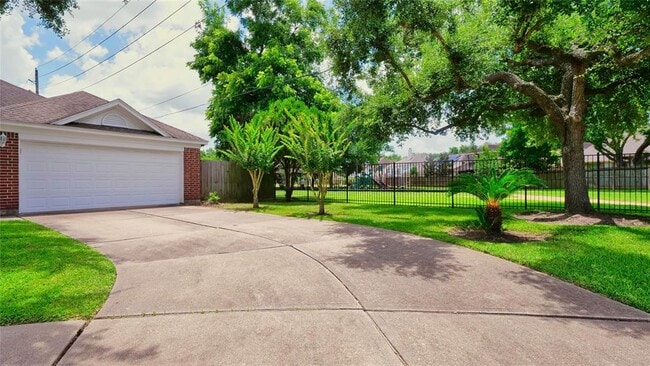 Building Photo - 1443 Grand Falls Dr