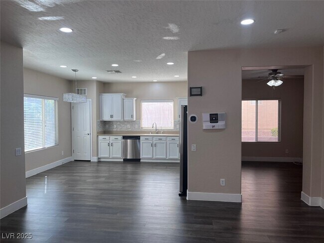 Building Photo - 2624 Valbonne Terrace