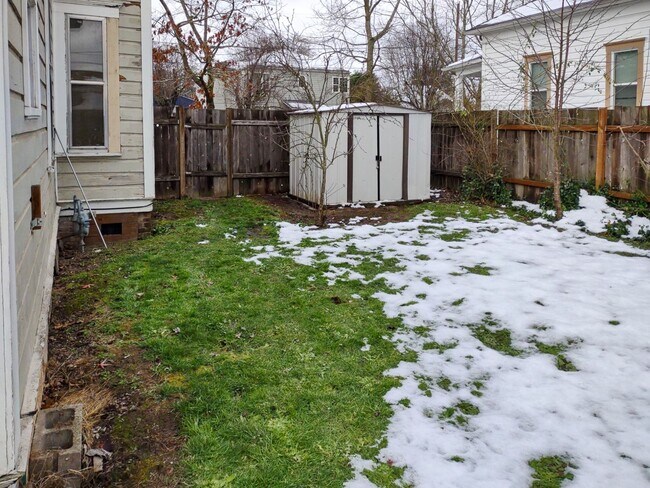 Building Photo - 506 SE 6th Ave