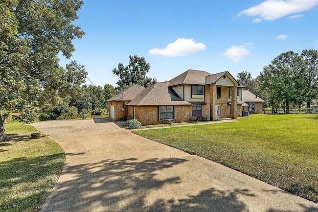 Building Photo - 231 Schmidt Ln