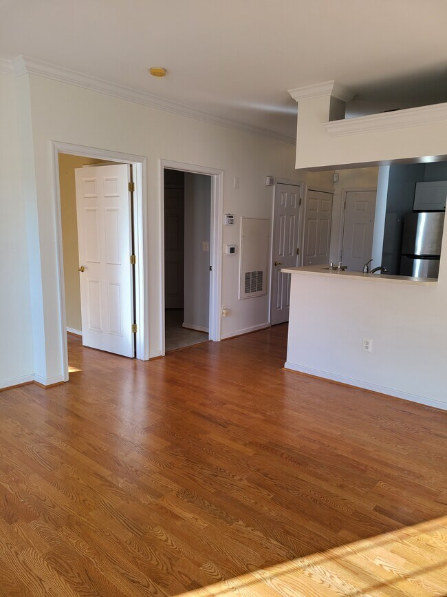 Building Photo - 4550 Strutfield Ln