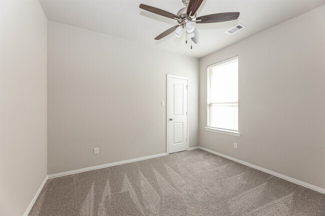 Building Photo - 15211 Stuart Bat Cave Ln