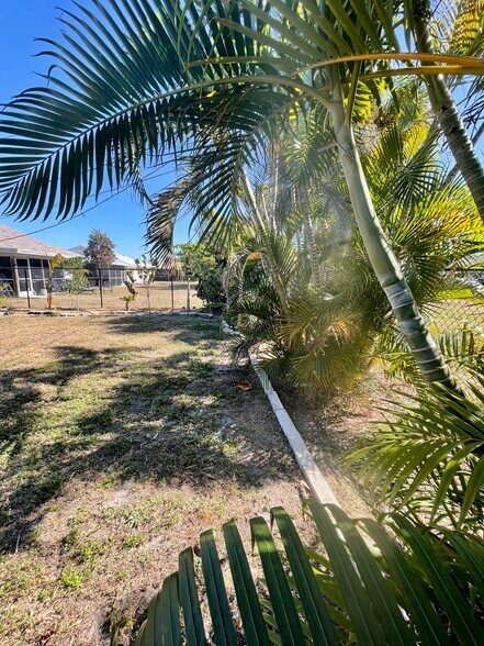 Building Photo - 1252 SE 8th St