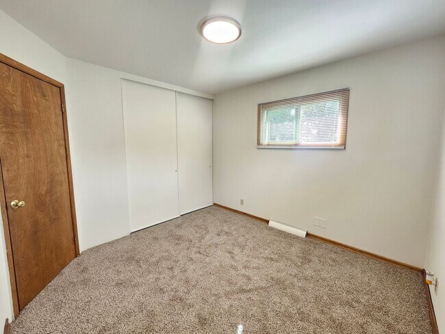 Building Photo - $2,500 - 4 Bed / 2 Bath Beautiful Home in ...