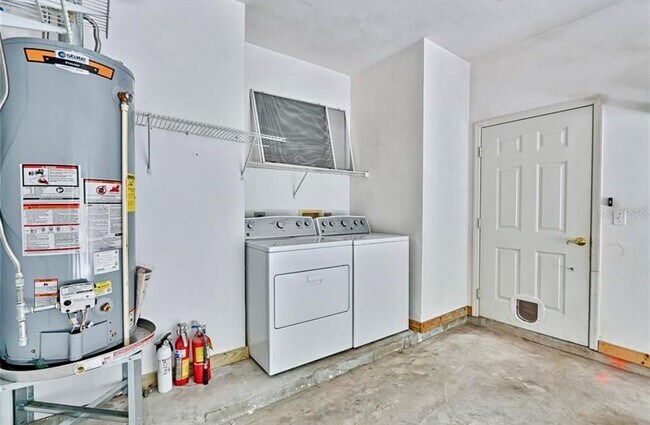 Building Photo - 322 NW 50th Blvd