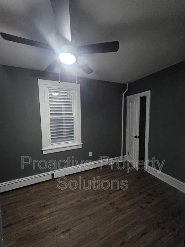 Building Photo - 532 Alder St