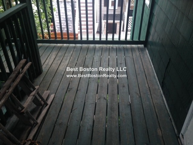 Building Photo - 101 Mills St