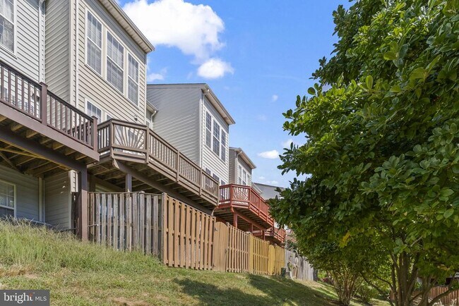 Building Photo - 6385 Levtov Landing