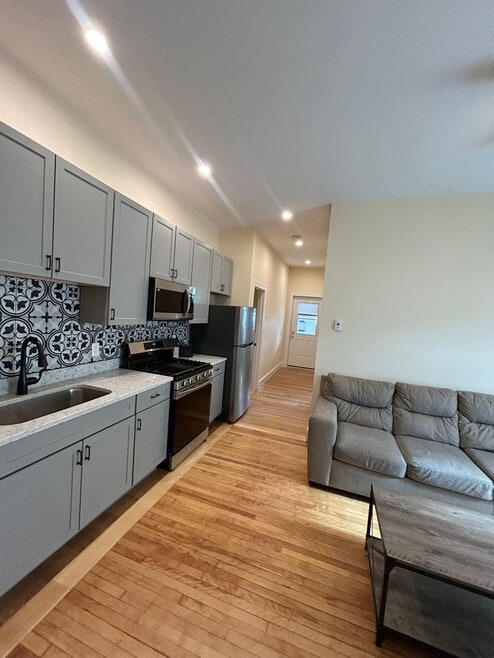 Building Photo - 416 Pearl St