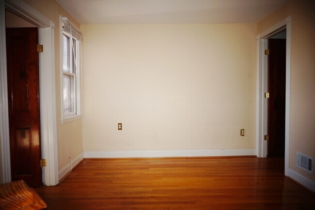 Building Photo - 1110 S Bouldin St