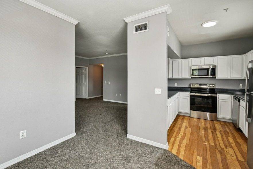 Building Photo - SYNC at Kingsland Ranch