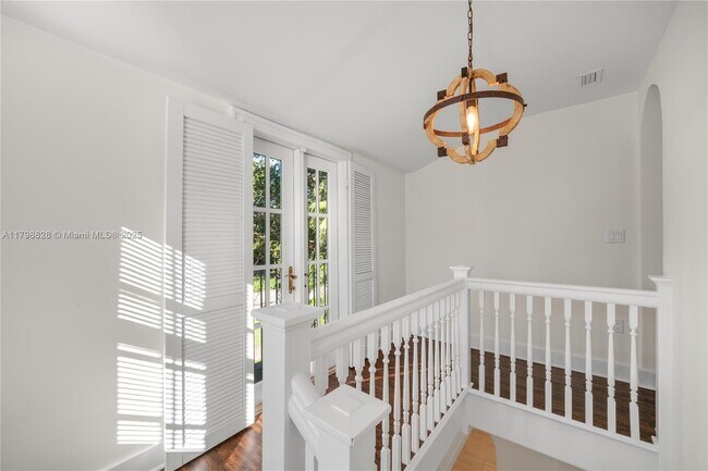 Building Photo - 936 Sorolla Ave
