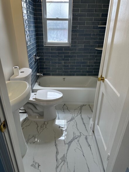 Building Photo - 4003 Lyndale Ave