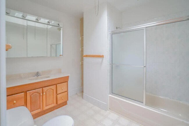 Building Photo - 859 Granite St