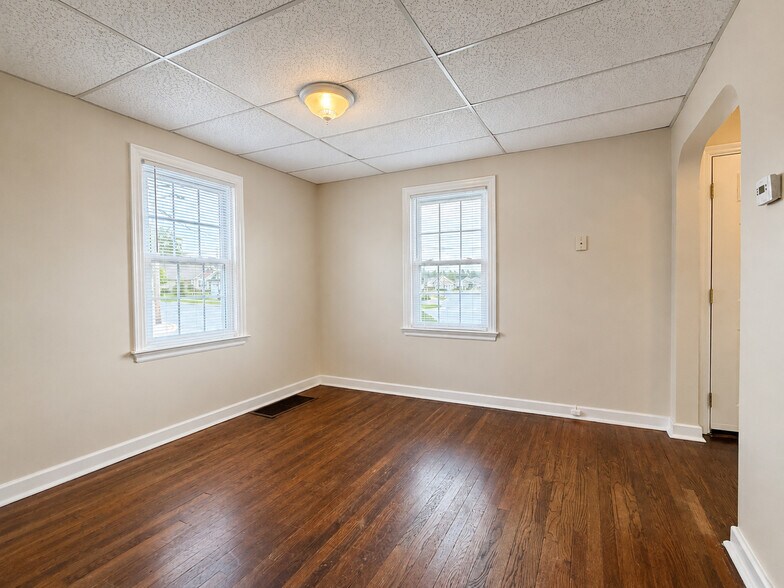 Building Photo - 430 Brimmer Ave