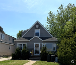 Building Photo - 184 184th St
