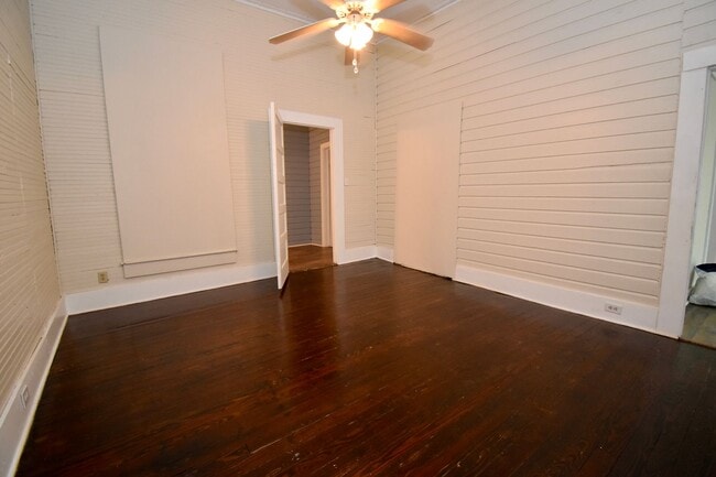 Building Photo - Updated 4 Bedroom Home Close to Tech!