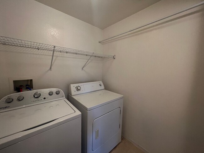 Building Photo - 2nd floor Condo in Gate Community Near Sky...