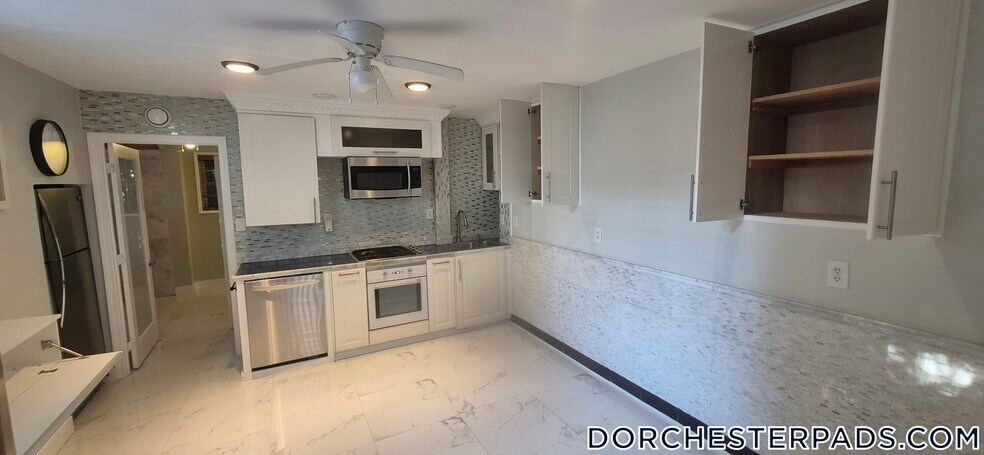 Building Photo - 235 Savin Hill Ave