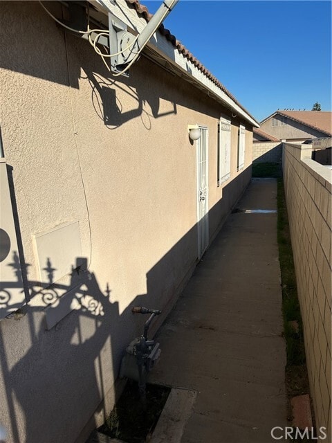 Building Photo - 8505 Robinia St