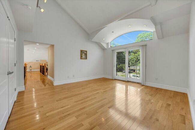 Building Photo - 252 Mabel Pl