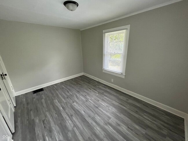 Building Photo - 821 N Bradley Ave