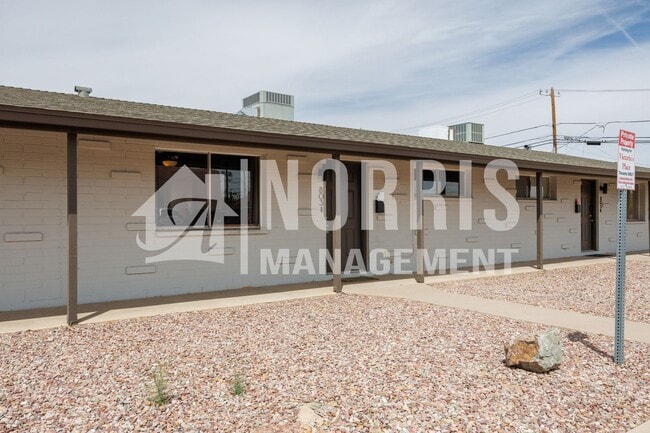 Building Photo - Convenient, Beautifully Updated Space Available Now!